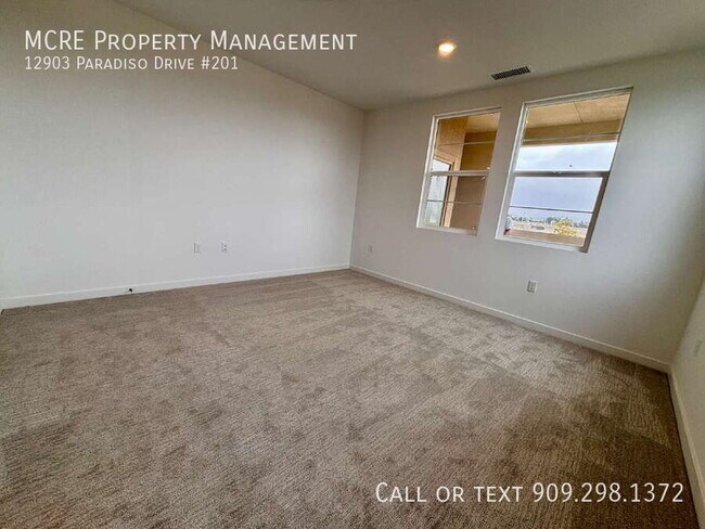 Building Photo - 12903 Paradiso Dr