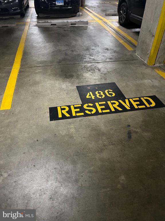 Building Photo - 10101 Grosvenor Pl