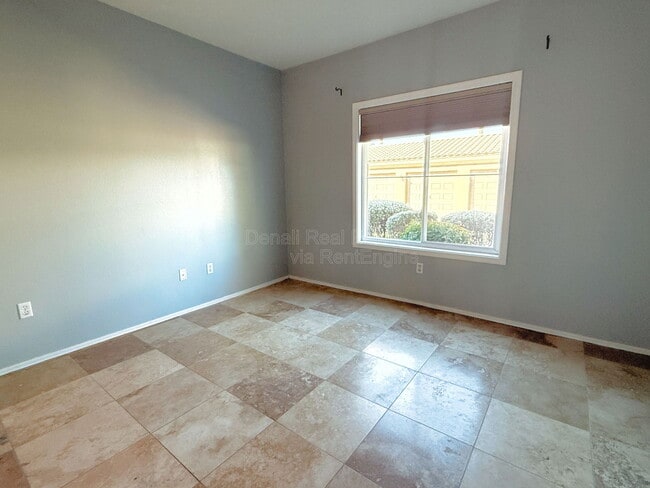 Building Photo - 5335 E Shea Blvd