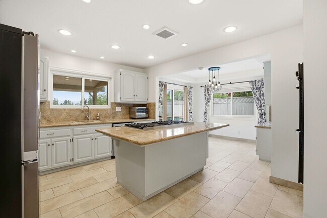 Building Photo - FALL IN LOVE with a Woodland Hills View