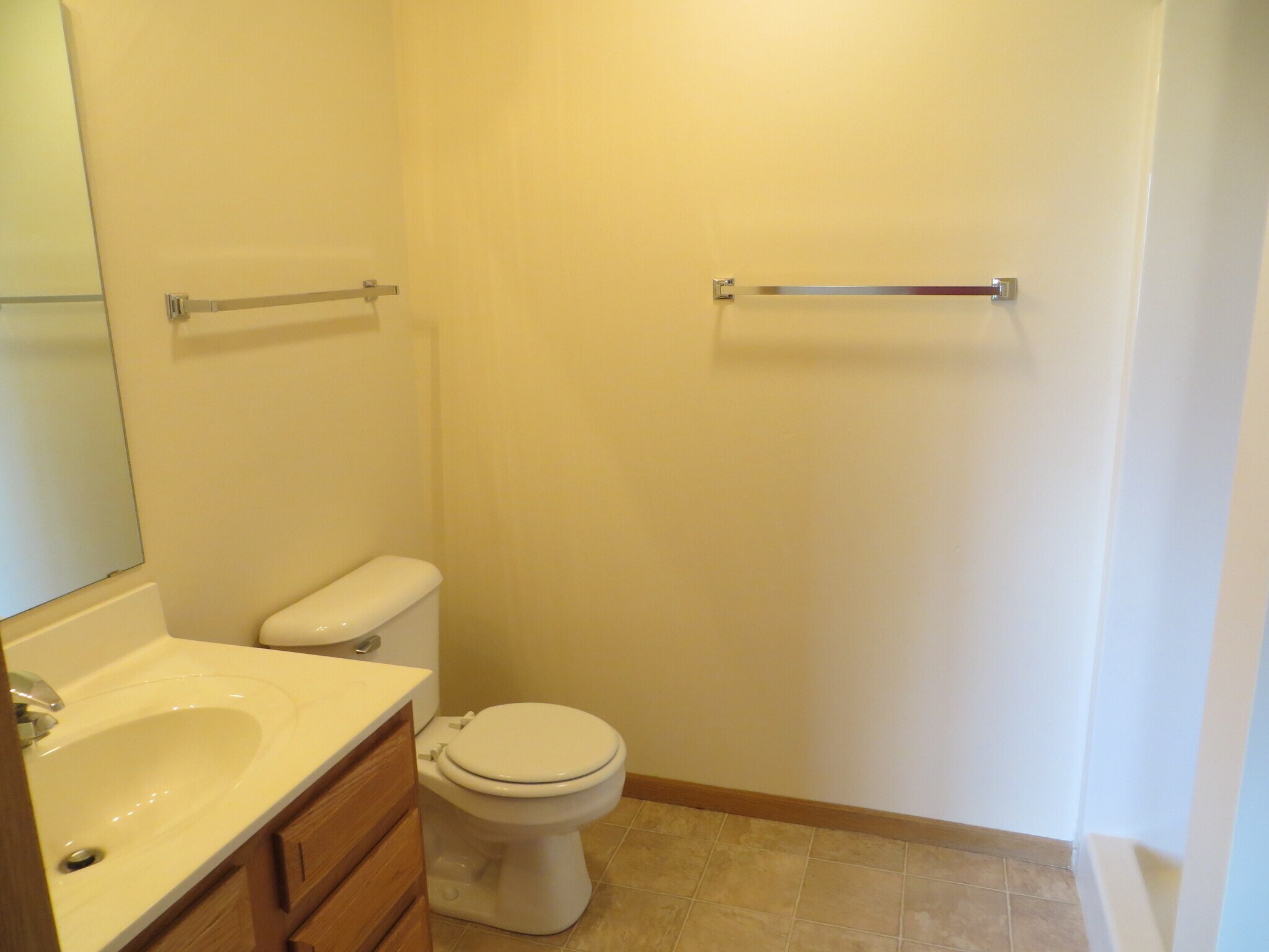 Building Photo - 716 20th St