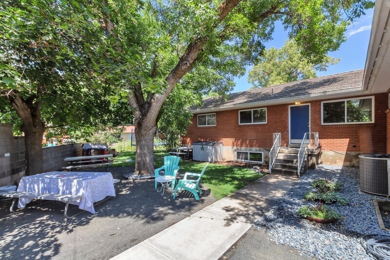 Building Photo - 2370 Parleys Cir E