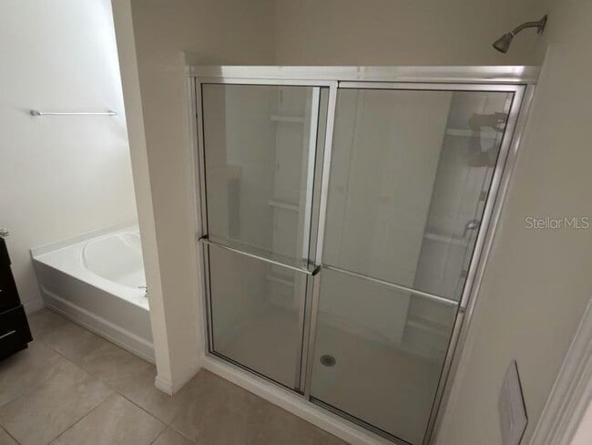 Building Photo - 7604 Oakmoss Loop