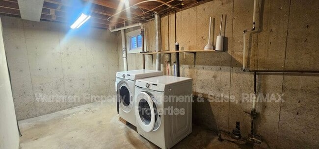 Building Photo - 167 Judson St