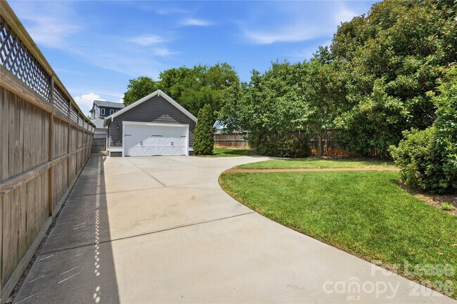 Building Photo - 404 Iverson Way