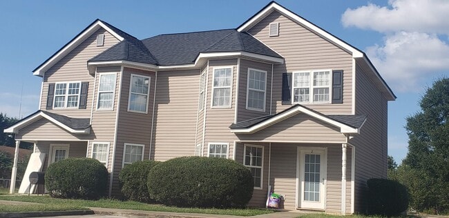 Building Photo - Unit 2