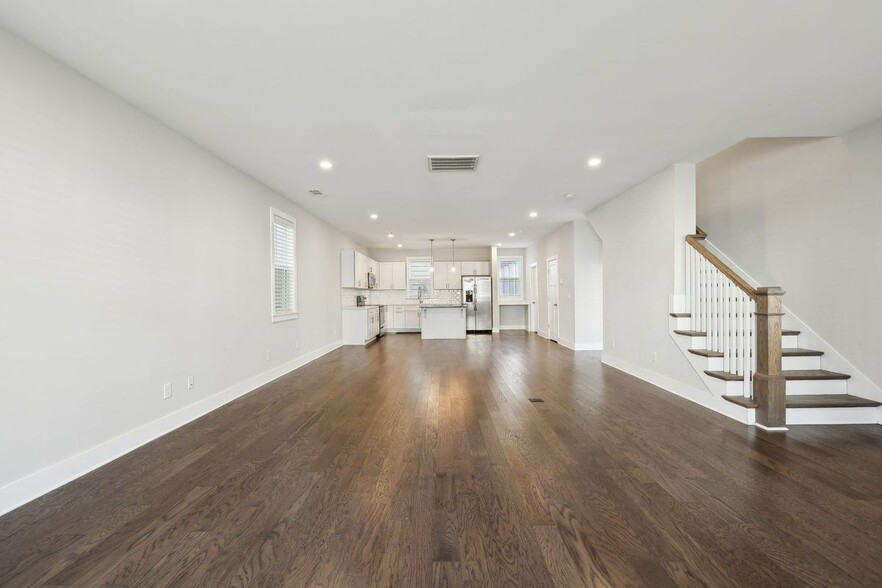 Building Photo - 713 Mill Creek Meadow Dr