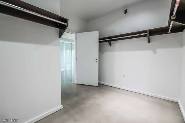 Building Photo - 900 S Las Vegas Blvd