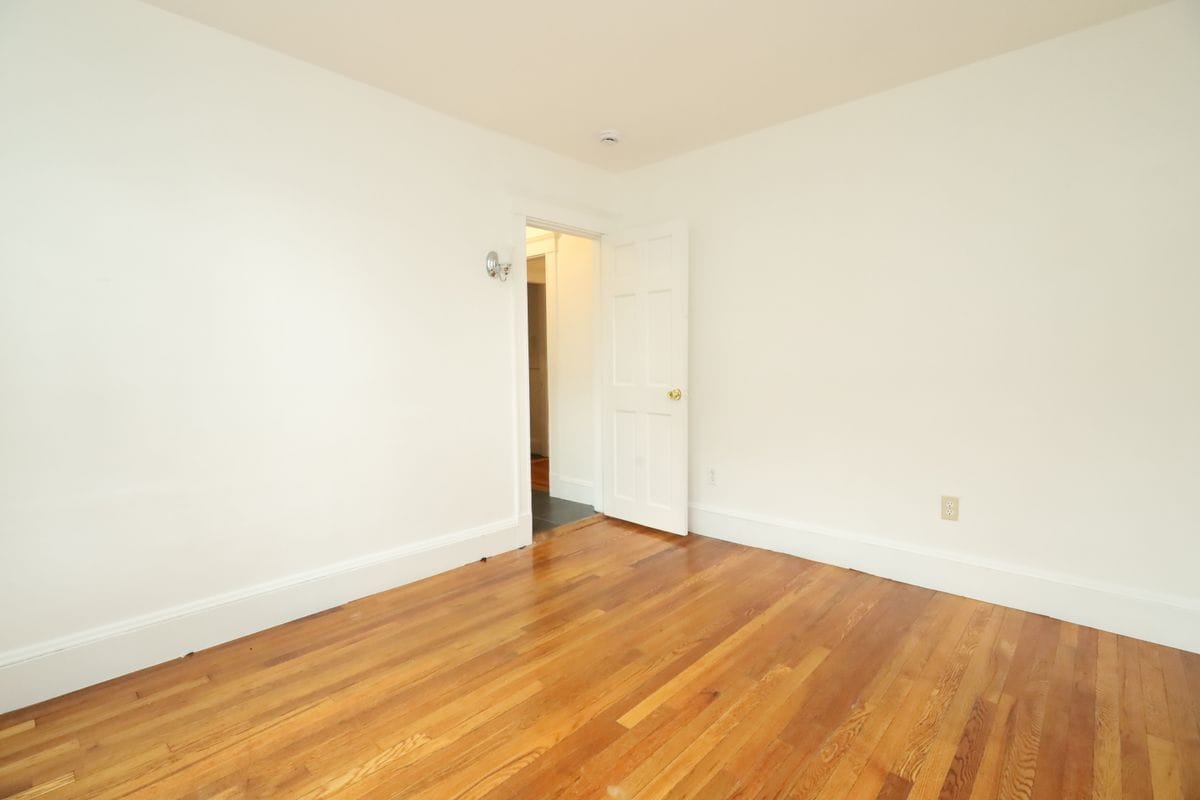 Building Photo - 98 Woodside Ave