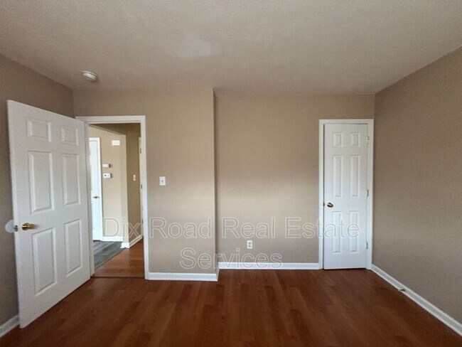 Building Photo - 3 N Sutphin St