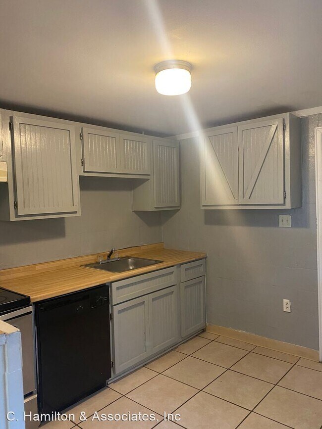 2 br, 1 bath House 150 E. Carver Dr 150 E Carver Dr Athens GA 30601