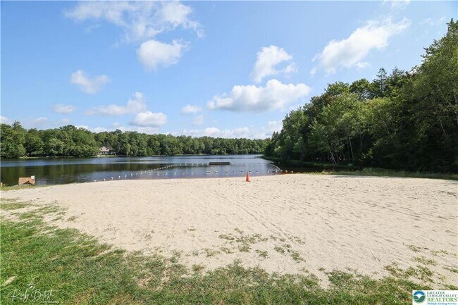 Building Photo - 421 King Arthur Rd