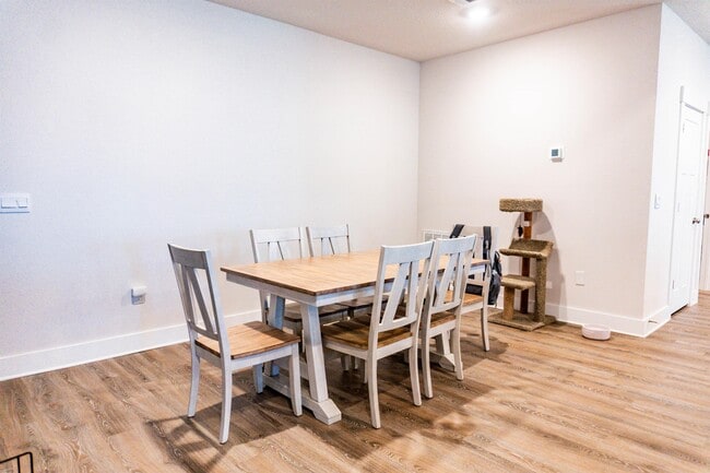 Building Photo - 1109 Shoal River Dr
