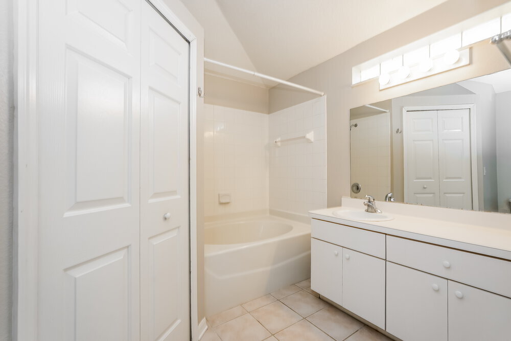 Building Photo - 6171 Skylarkcrest Dr