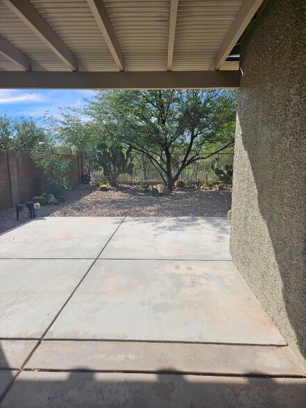 Building Photo - 10856 E White Sage Dr