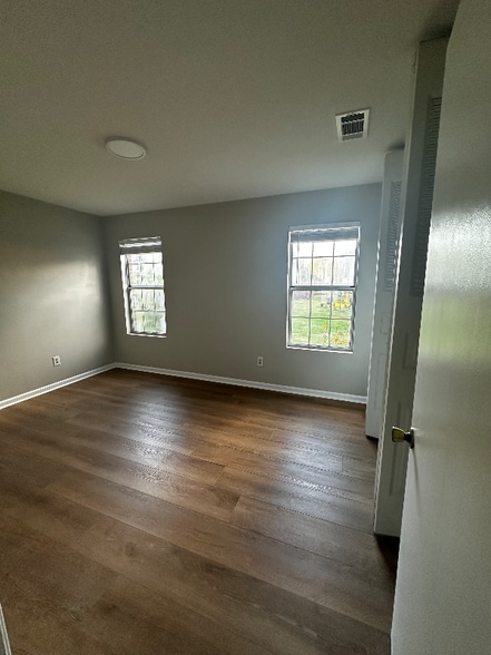 Building Photo - 4605 Lee Ave