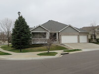 Building Photo - Executive Ranch in the Broadlands