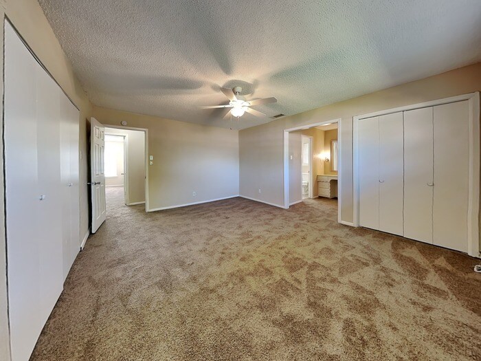 Building Photo - 3305 Hampden Dr