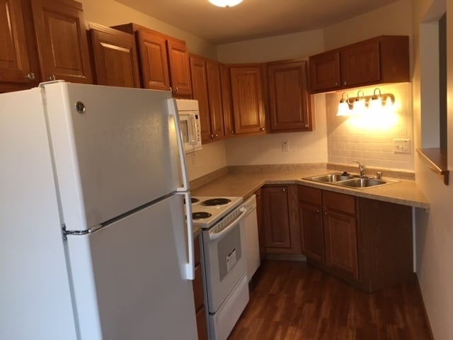 Building Photo - Spacious 1 Bedroom, 1 Bath!