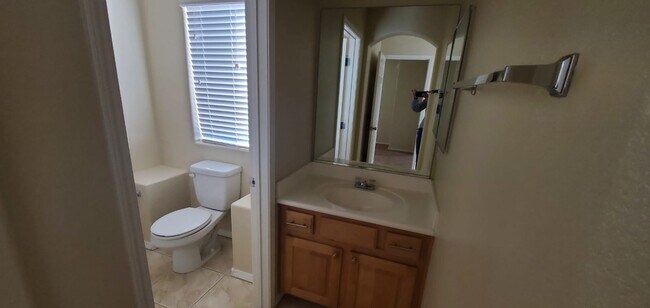 Building Photo - 3916 Pia Rosetta St