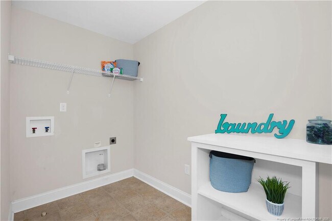 Building Photo - 313 Fountain Grove Dr