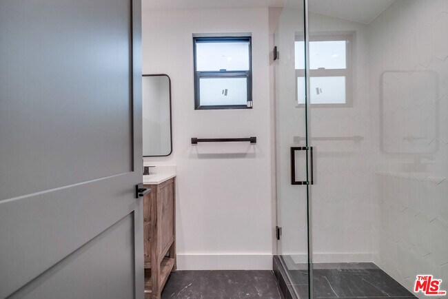 Building Photo - 5715 Corteen Pl