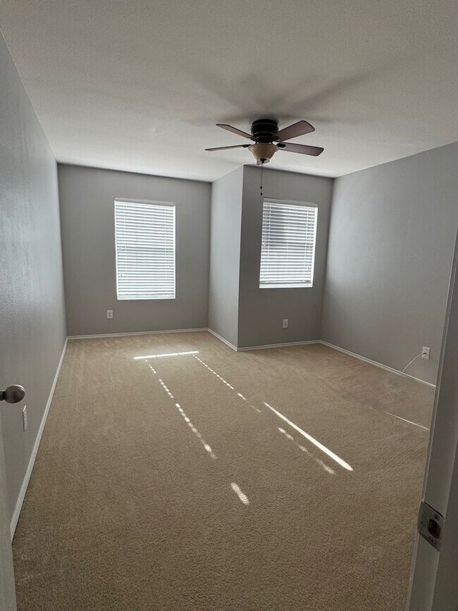 Building Photo - 232 Weeping Willow