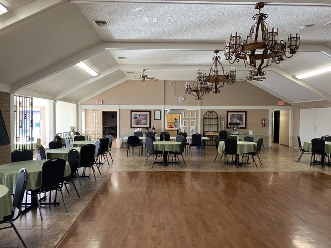 Building Photo - 201 S Greenfield Rd