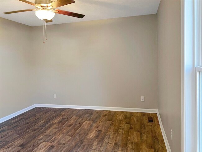 Building Photo - 1248 Derek Dr