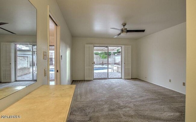 Building Photo - 6129 E Edgemont Ave