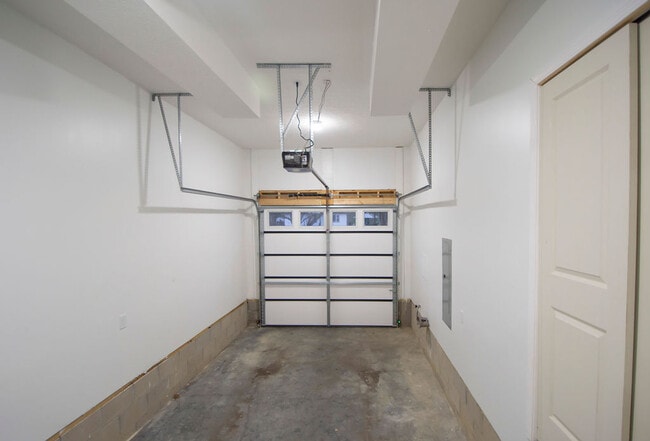 Building Photo - 2014 Cherry St