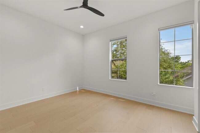 Building Photo - 1247 Peden St