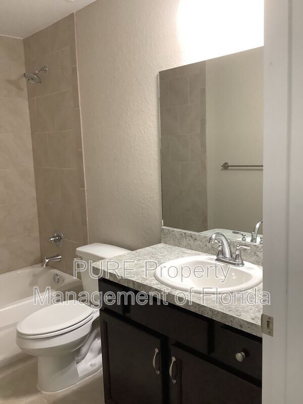 Building Photo - 2945 SW 148 Ct