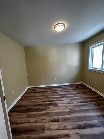 Building Photo - 158 Fallbrook St