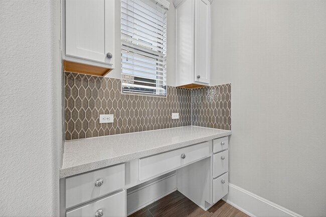 Building Photo - 1107 Passion Flower Wy