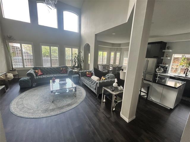 Building Photo - 6400 Sidney Ln