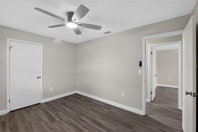Building Photo - 3701 Feather Dr