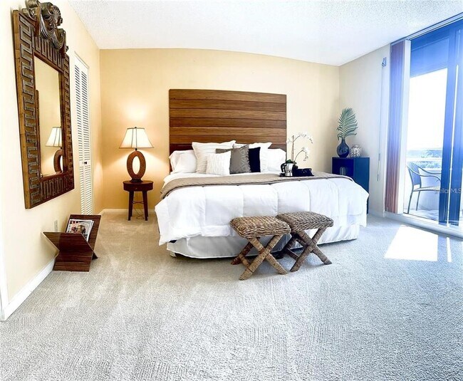 Building Photo - 5950 Pelican Bay Plaza S