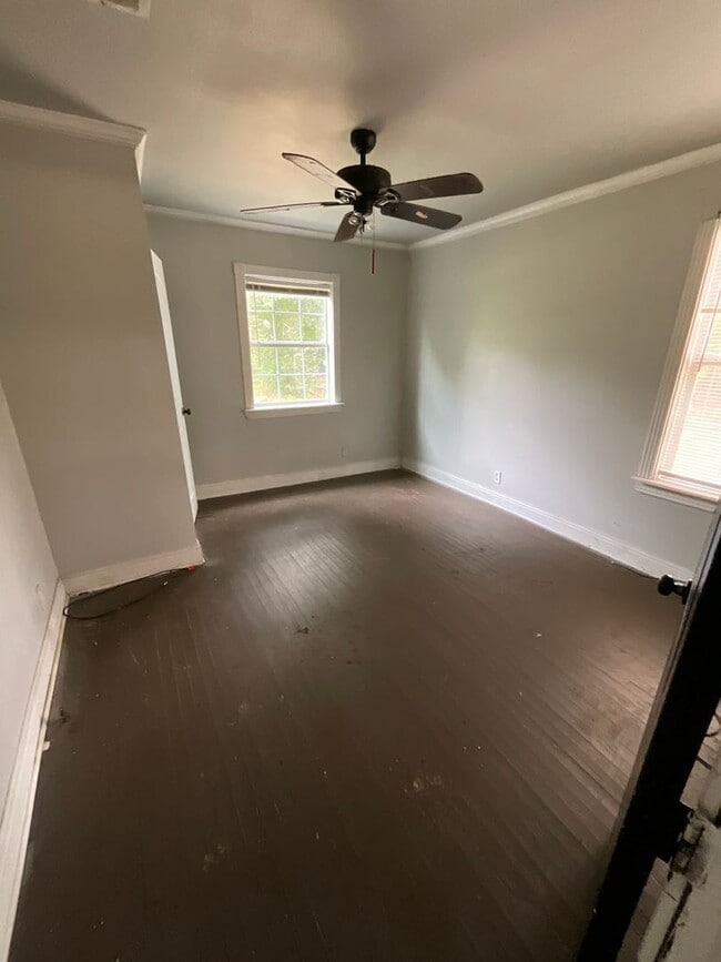 Building Photo - 1422 Grigsby St