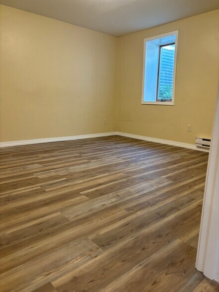 Bedroom - 20427 W Clark Ave Apt 11