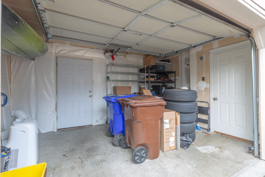 Garage Shared Storage - 21913 NE Larkspur Ln