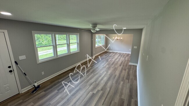 Building Photo - 43 Memory Ln