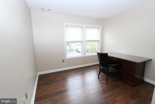 Building Photo - 110 Biscayne Ct