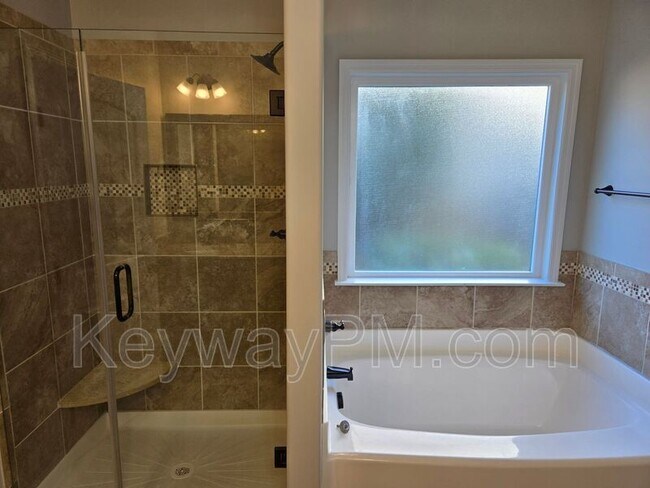 Building Photo - 716 Herrington Dr