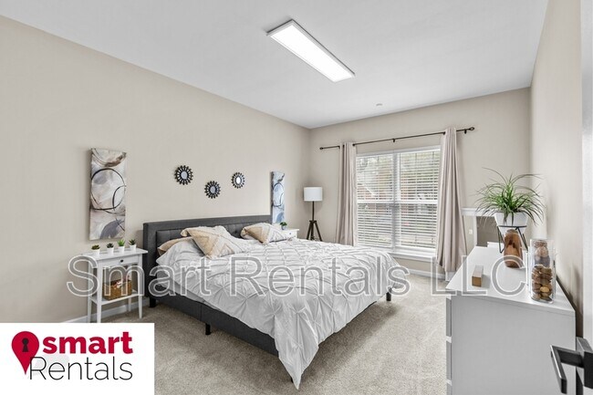 Building Photo - 944 Wellesley Pl Dr