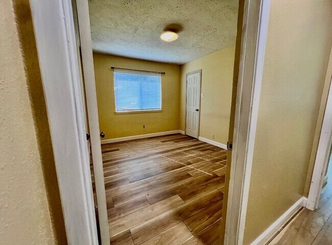 Building Photo - 17010 Sunview Ct
