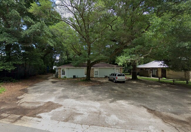 Building Photo - 6832 Tiki Ln