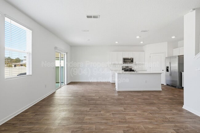 Building Photo - 190 Ardila Cir