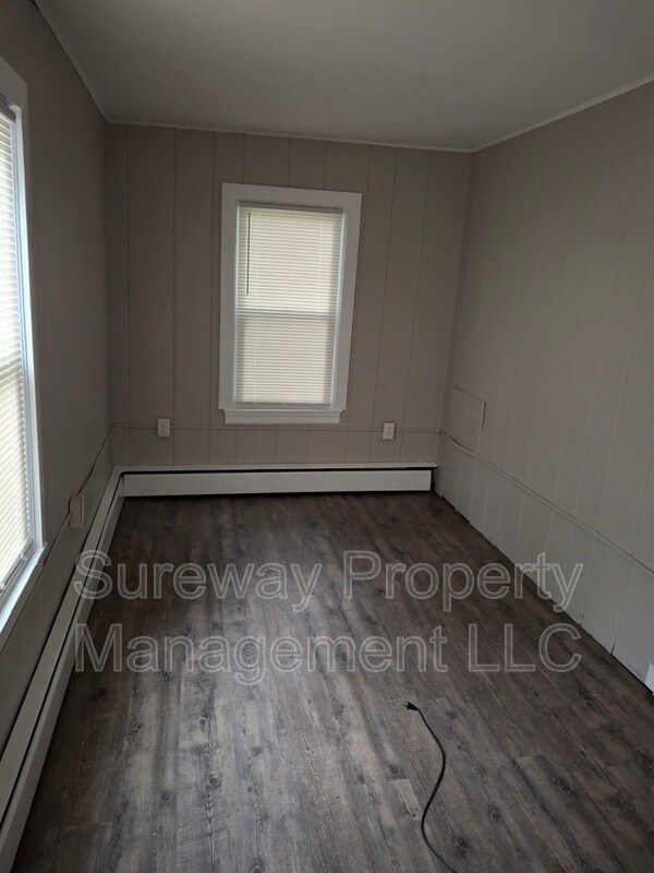 Building Photo - 37 W Cedar Ave
