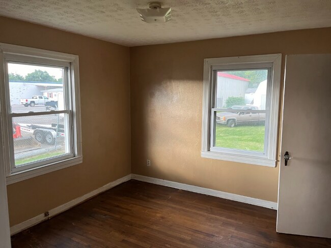 Building Photo - 1322 Emery Xing Rd